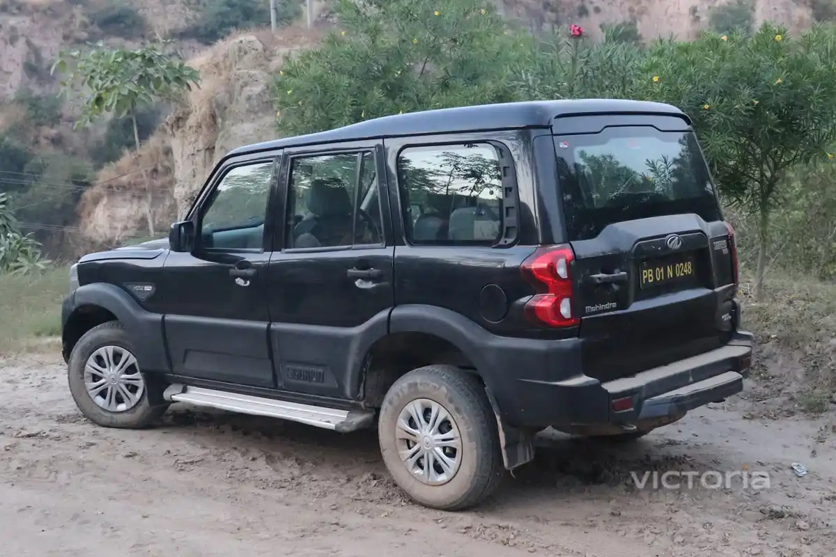 Black Mahindra Scorpio on Rent