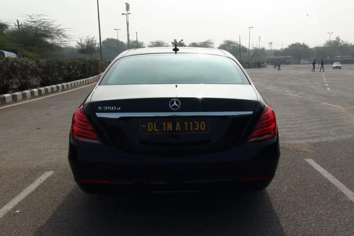 Black Mercedes S350D on Rent