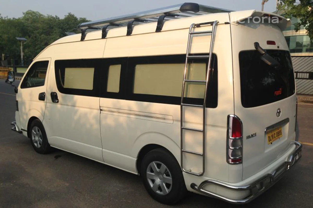 Hire Toyota Hiace Van on Rent