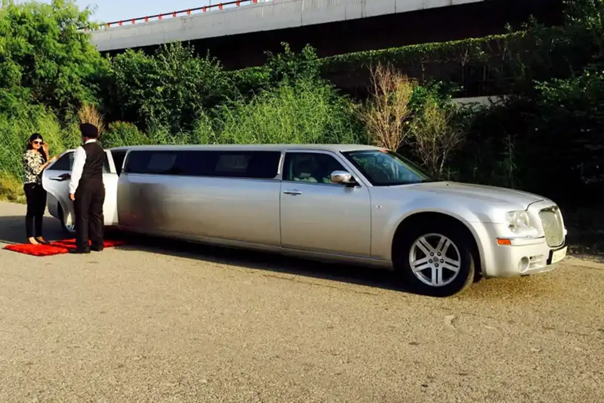 Luxury Limo on Rent