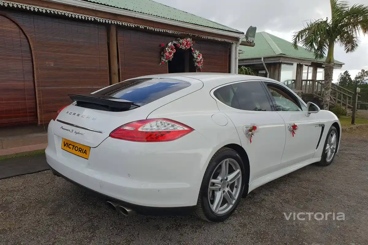 Porsche Panamera on Rent in Delhi