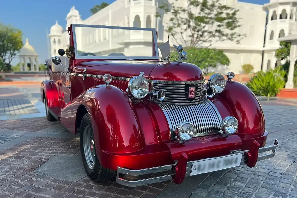 Pre Wedding Antique Car