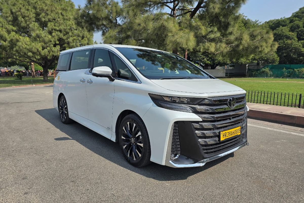 Toyota Vellfire on Rent