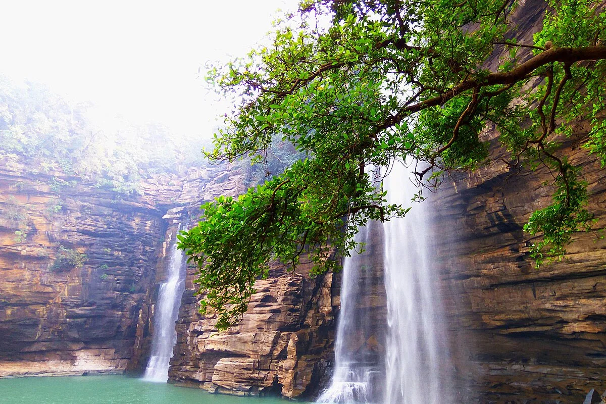 Lakhaniya Dari Waterfall